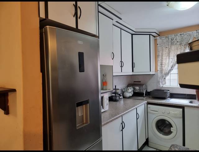 2 BEDROOM APARTMENT RENTED IN SEA VIEW